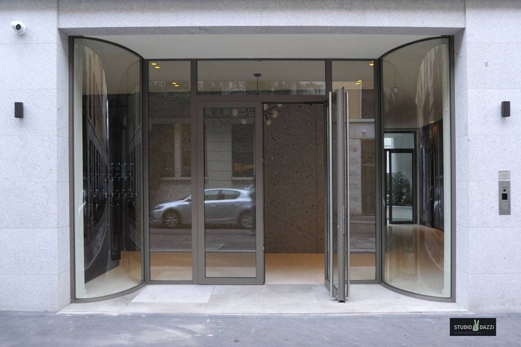 2 room luxury Apartment for rent in Via Varese, 10, Milan