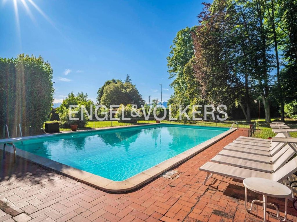 7 bedroom luxury Villa for sale in Via dei Mille, 10, Monticello Brianza, Provincia di Lecco, Lombardy - View 3