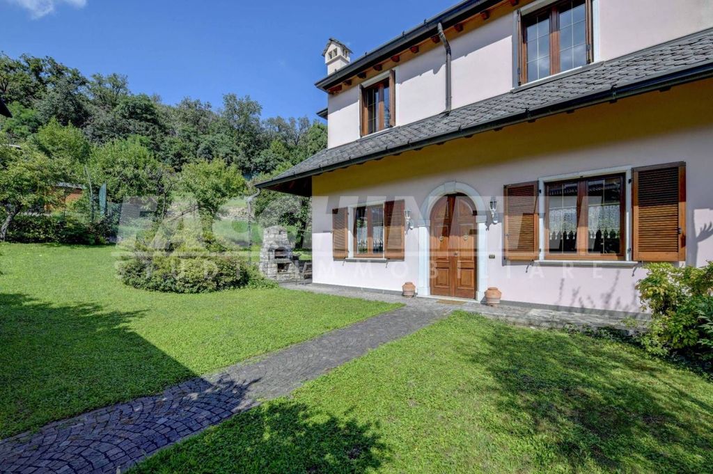 4 room luxury Villa for sale in Via Montecucco, 13A, Brescia, Provincia di Brescia, Lombardy - View 3