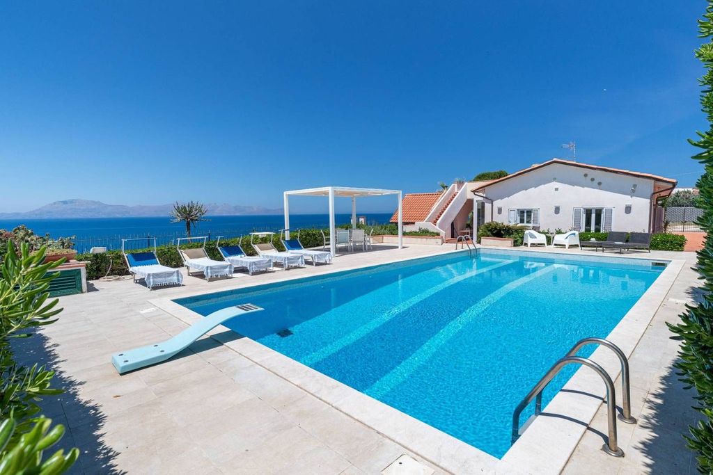 Luxury Villa for rent in Viale dei Pini, Terrasini, Sicily - View 3