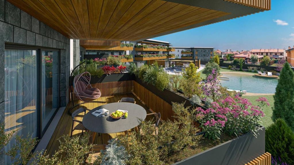 4 room luxury Flat for sale in Via Venezia, Desenzano del Garda, Provincia di Brescia, Lombardy - Vista 3