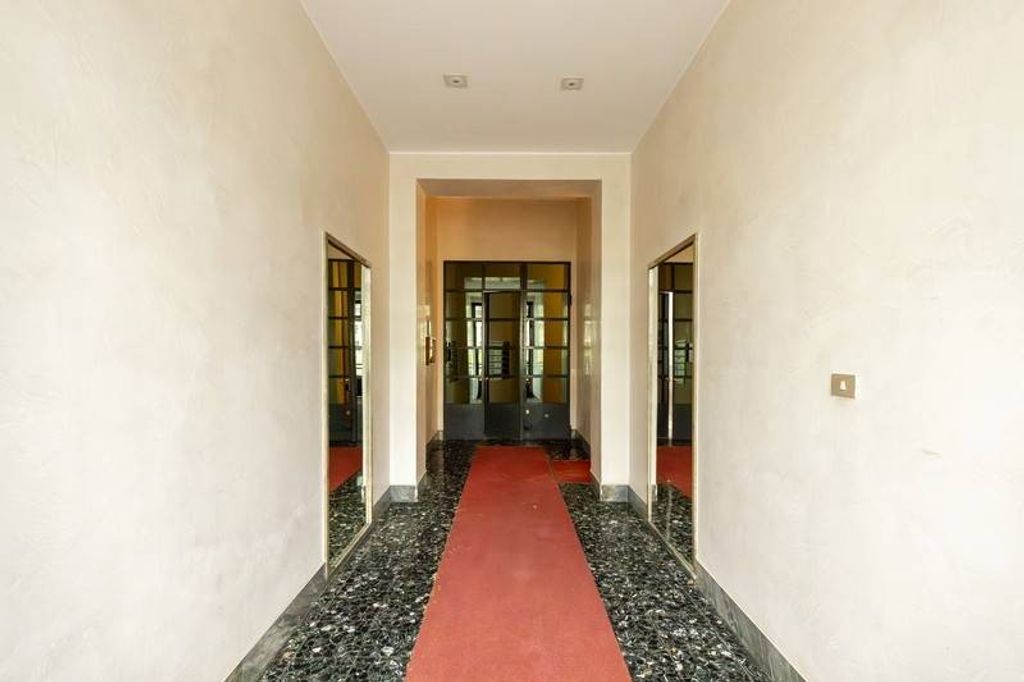 3 room luxury Flat for sale in Viale Francesco Crispi, 15, Milan, Lombardy - Vista 3