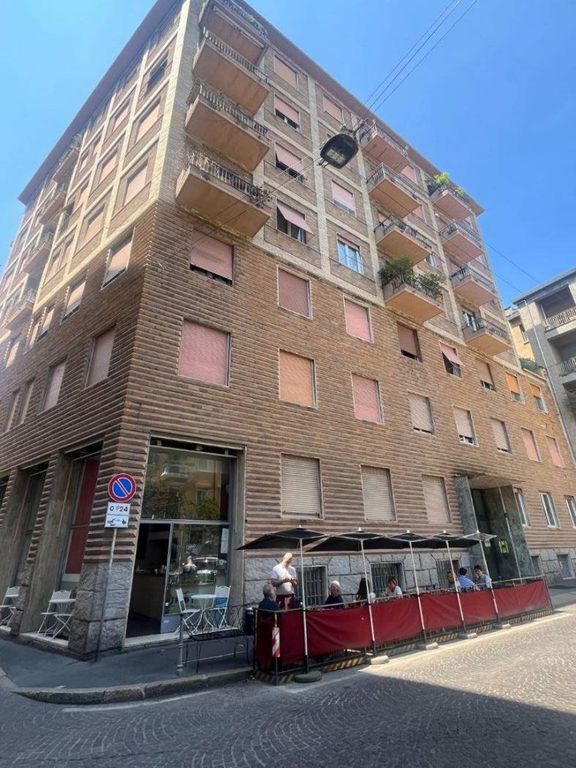 2 room luxury Apartment for rent in Via Santa Maria Valle, 4, Milan, Lombardy - Vista 3