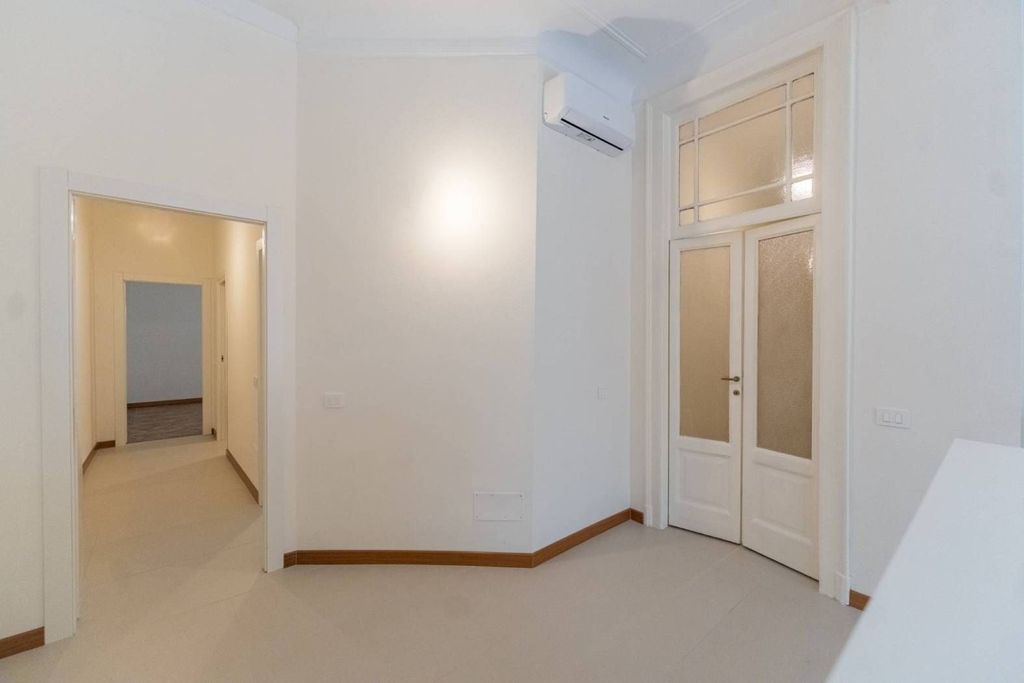 3 room luxury Apartment for sale in Piazzale Aquileia, 12, Milan, Lombardy - View 3