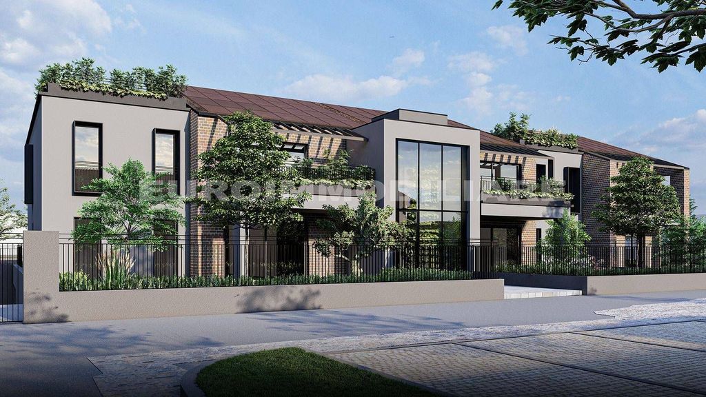 Luxury Villa for sale in Via Lucio Riccobelli, Brescia, Provincia di Brescia, Lombardy - View 3