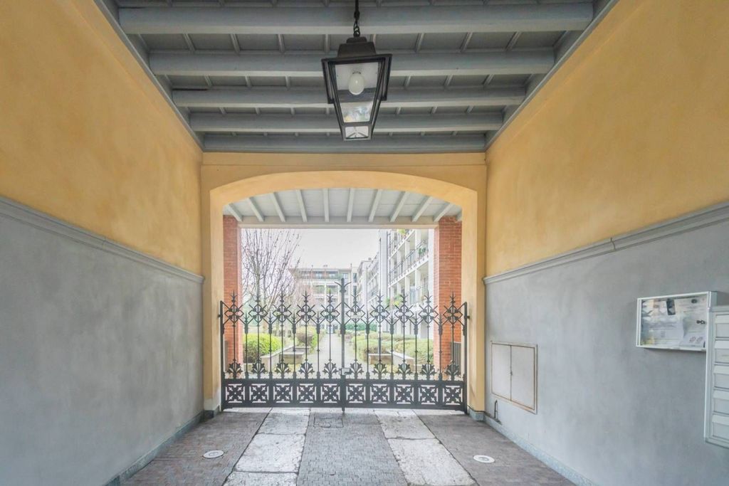 Luxury Flat for sale in Via Padre Reginaldo Giuliani, 33, Lissone, Lombardy - Vista 3