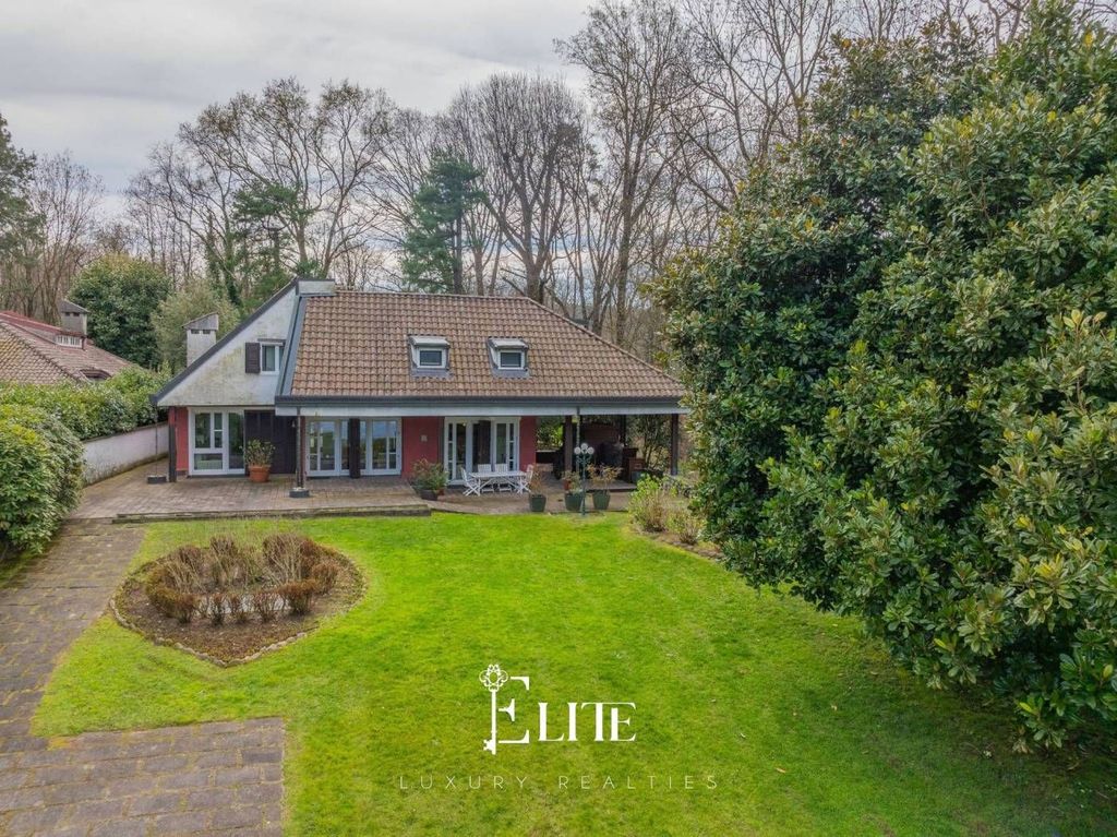 4 bedroom luxury Villa for sale in Via Luigi Cadorna, 1598, Ispra, Provincia di Varese, Lombardy - View 3