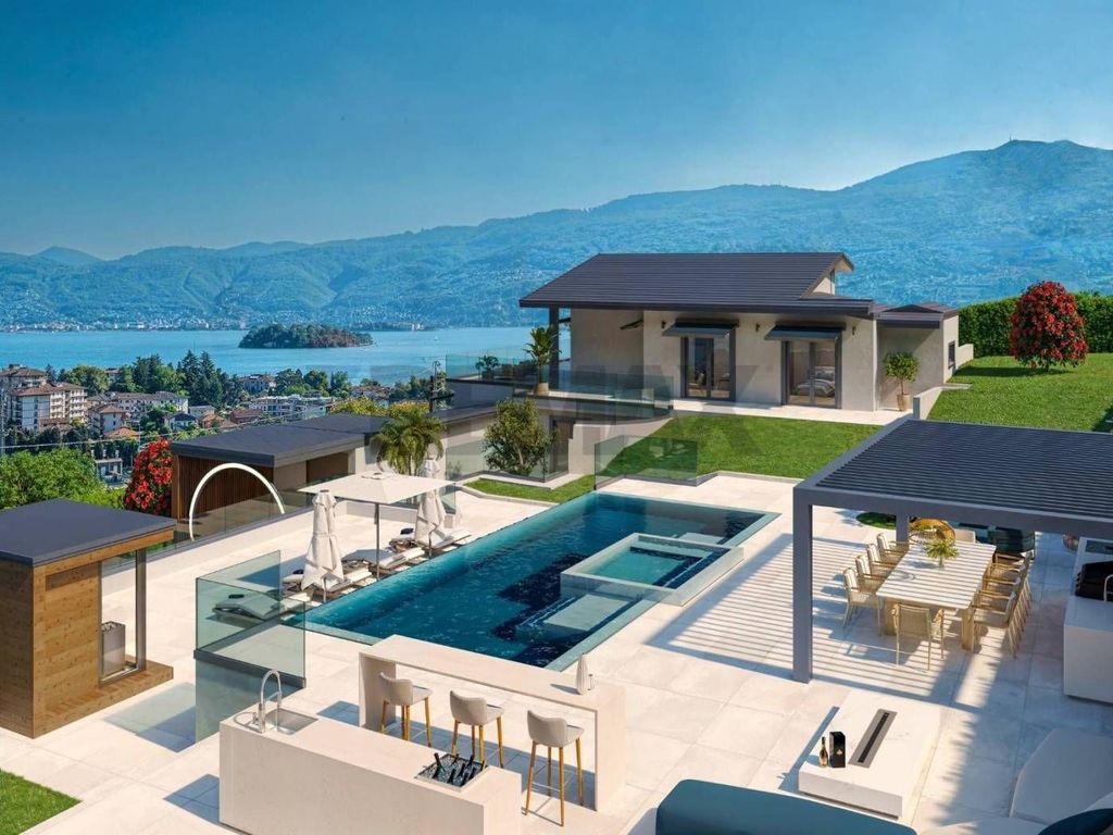Luxury Villa for sale in Via Antonio Rossi, Verbania, Piedmont - Vista 3