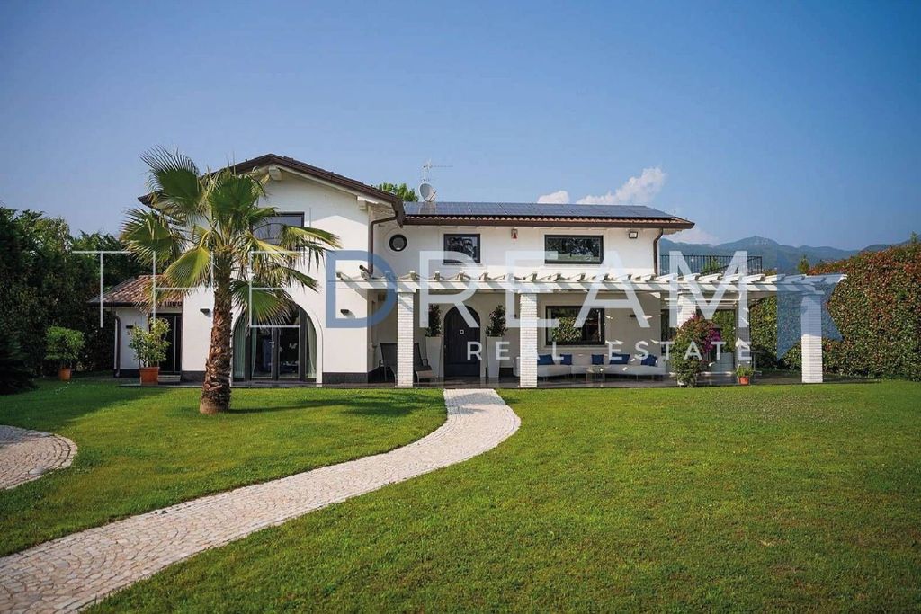 Luxury Villa for sale in Via Tonfano, 78, Pietrasanta, Provincia di Lucca, Tuscany - Vista 3
