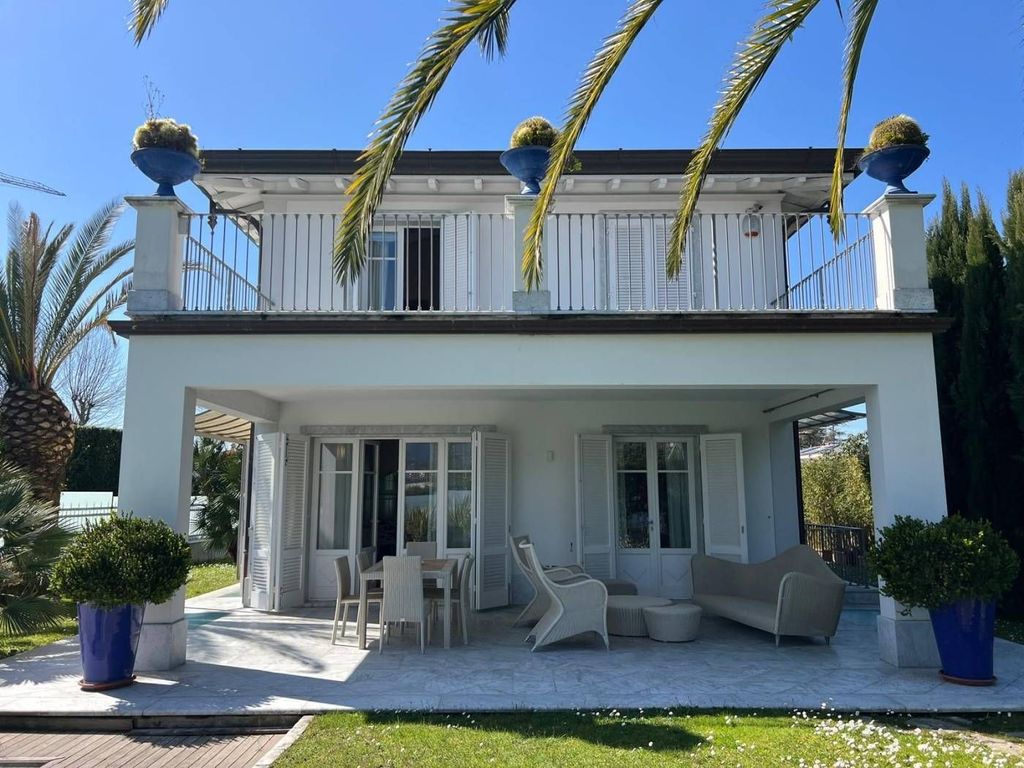 Luxury Villa for sale in Via Pablo Picasso, 21, Forte dei Marmi, Provincia di Lucca, Tuscany - View 3