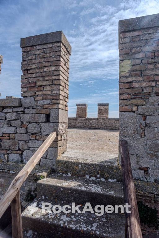 Château · Castle in Baschi