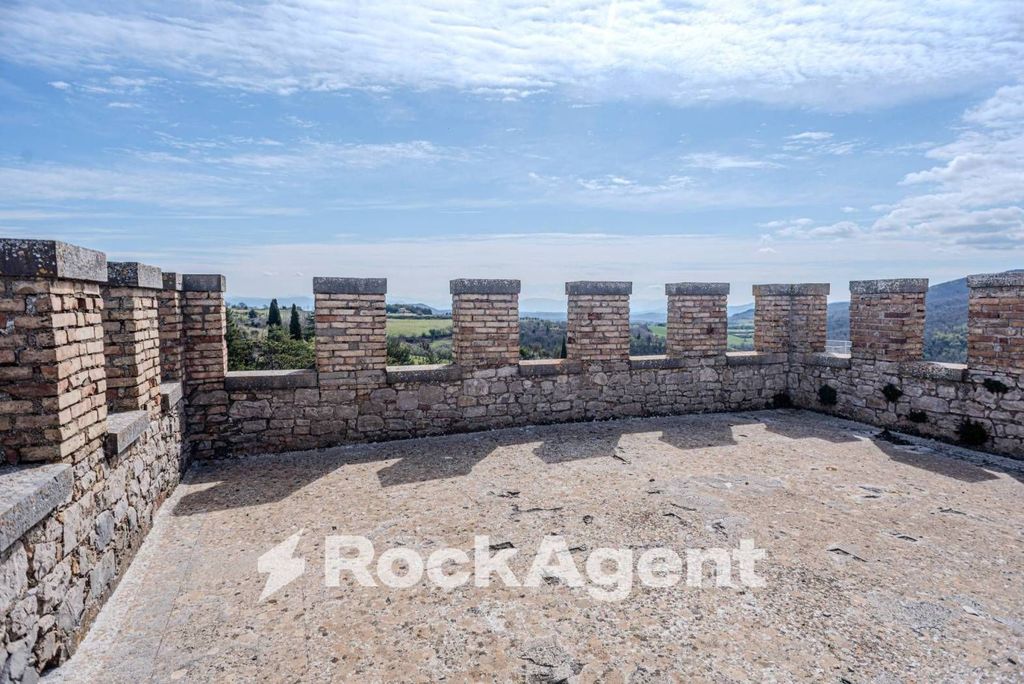 Château · Castle in Baschi