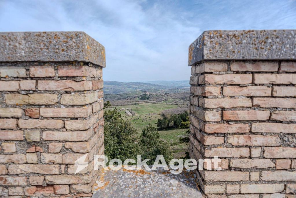 Château · Castle in Baschi