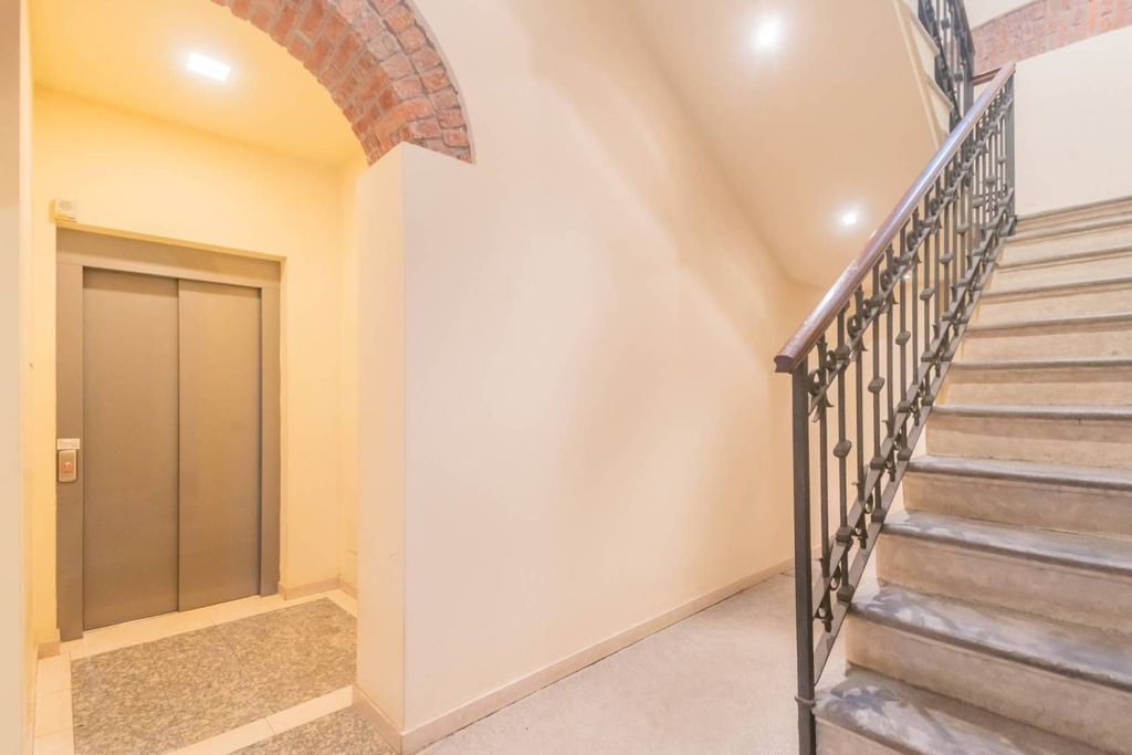 Luxury Flat for sale in Via Padre Reginaldo Giuliani, 33, Lissone, Lombardy - Vista 4