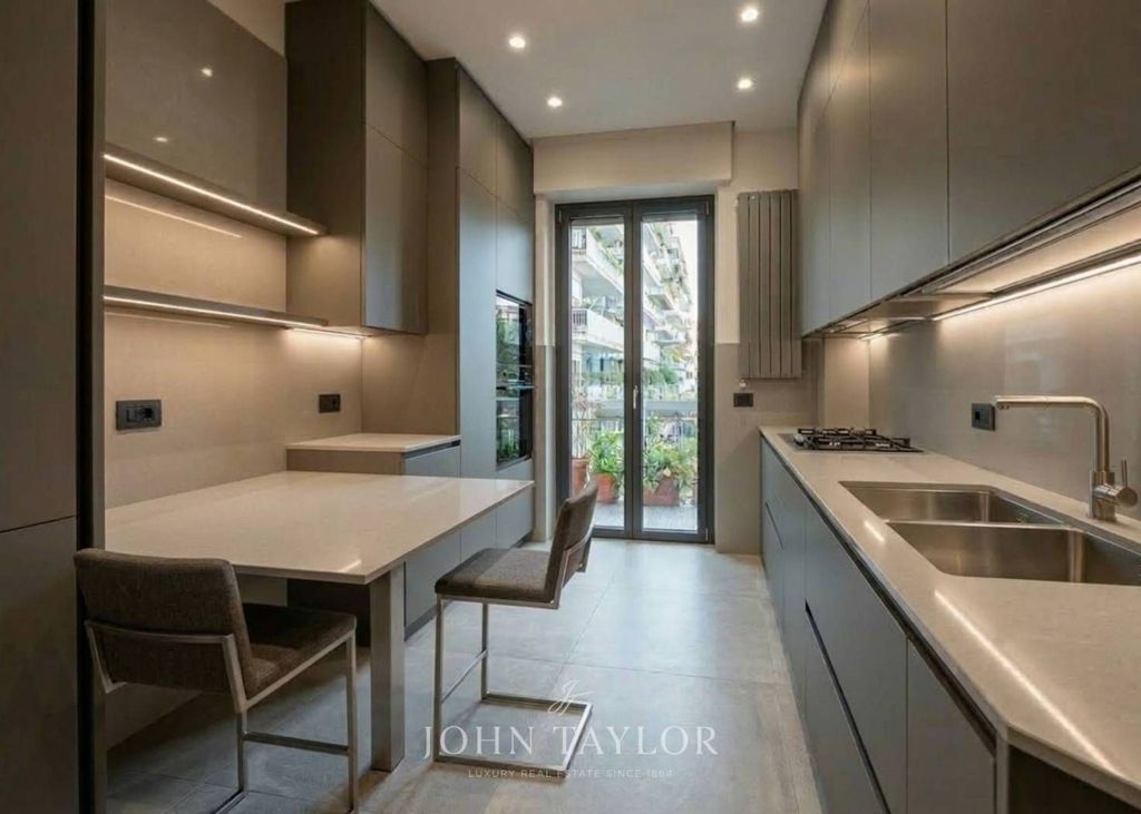 3 bedroom luxury Apartment for sale in Via Giuseppe Frua, Milan, Lombardy - Vista 4