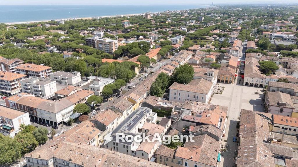 Luxury Apartment for sale in Viale dei Mille, Cervia, Emilia-Romagna - View 4