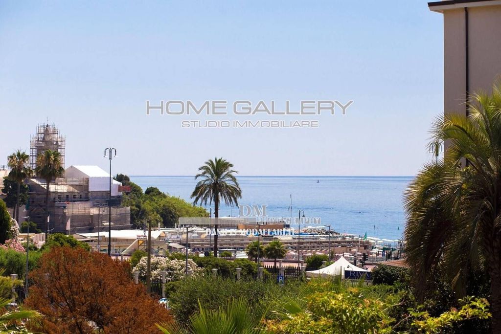 3 bedroom luxury Apartment for sale in Viale Nazario Sauro, Genoa, Provincia di Genova, Liguria - Vista 4