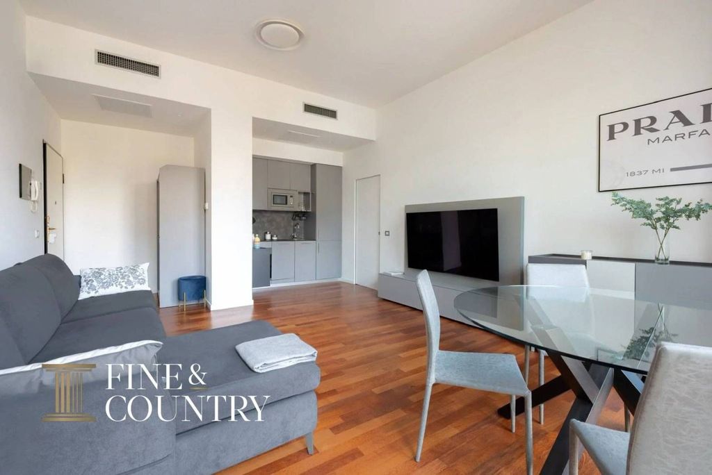 Luxury Apartment for sale in Milan, Italy - Vista 4