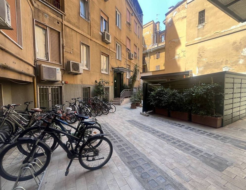 2 room luxury Apartment for rent in Via Santa Maria Valle, 4, Milan, Lombardy - Vista 4