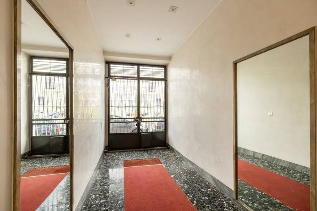 3 room luxury Flat for sale in Viale Francesco Crispi, 15, Milan, Lombardy - Vista 4
