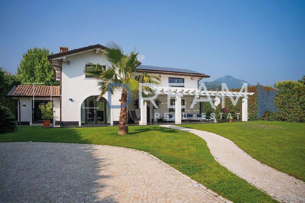 Luxury Villa for sale in Via Tonfano, 78, Pietrasanta, Provincia di Lucca, Tuscany - Vista 4
