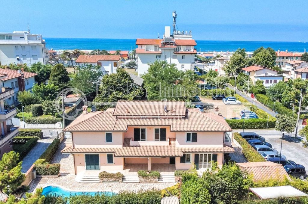 House in Camaiore - View 4