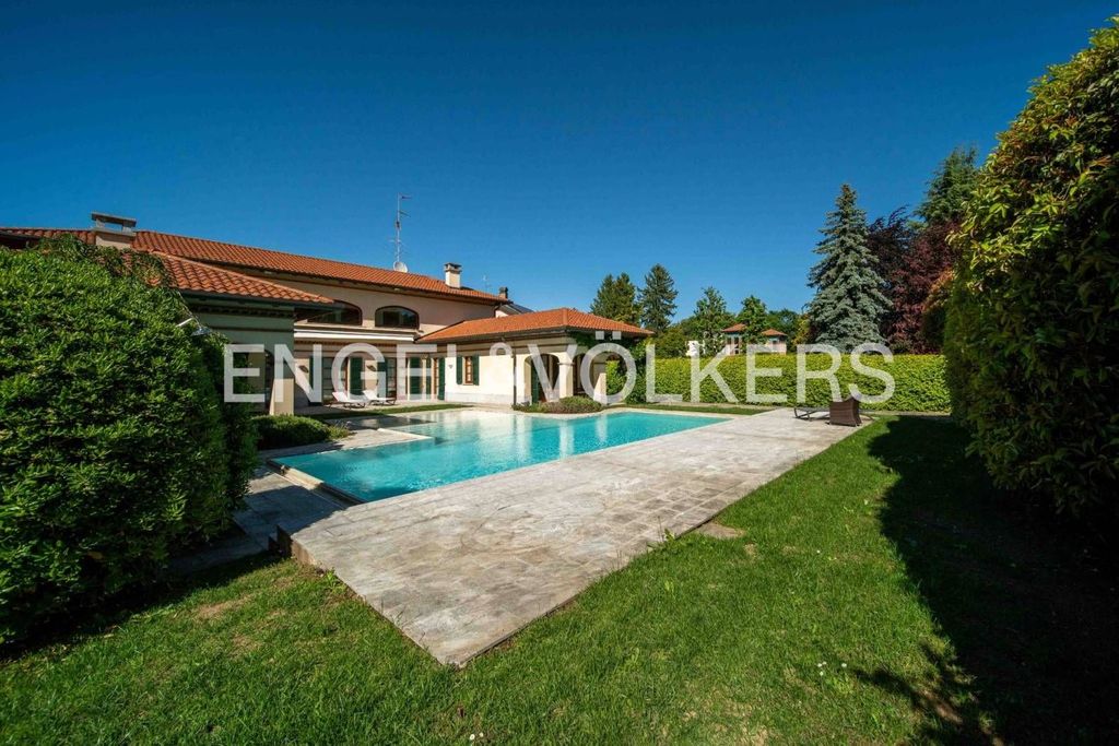 Luxury Villa for sale in Via Pasquale Sottocorno, Gallarate, Lombardy - Vista 4