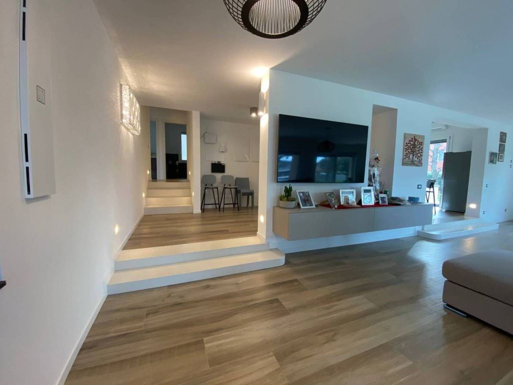 5 bedroom luxury Villa for sale in Via Italia, Fiesso d'Artico, Venice, Veneto - View 4