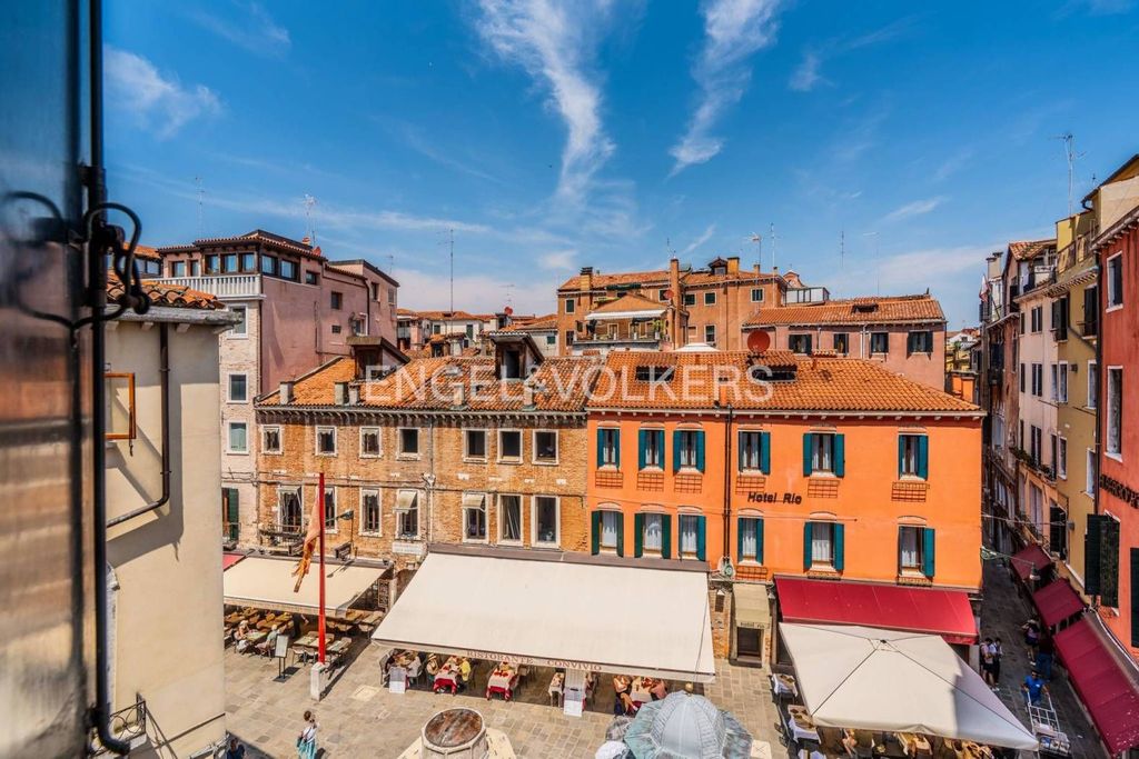Luxury Flat for sale in Campo Santi Filippo e Giacomo, Venice, Veneto - Vista 4