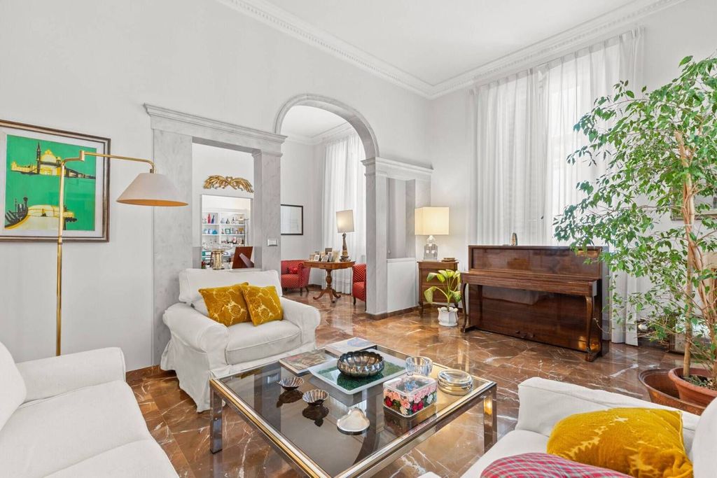 Luxury Apartment for sale in Viale Belfiore, 6, Florence, Tuscany - View 4