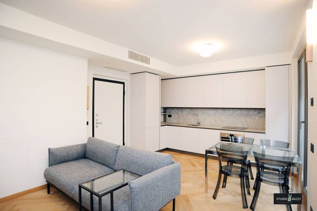 2 room luxury Apartment for rent in Via Varese, 10, Milan