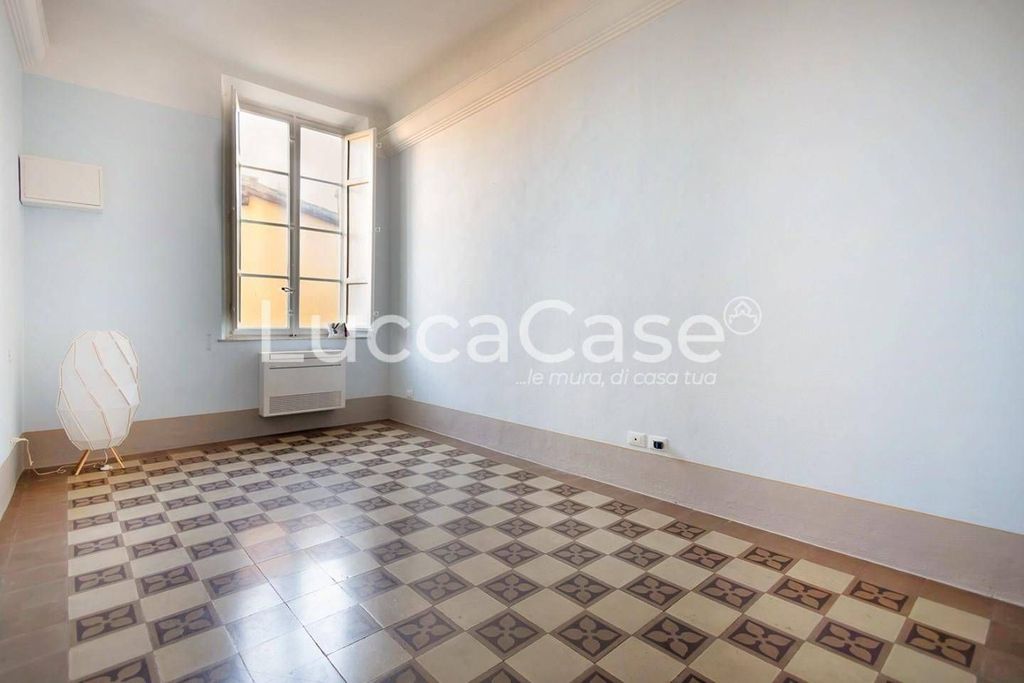 5 room luxury Apartment for sale in Via V. Veneto, , 16, Lucca, Tuscany - Vista 5