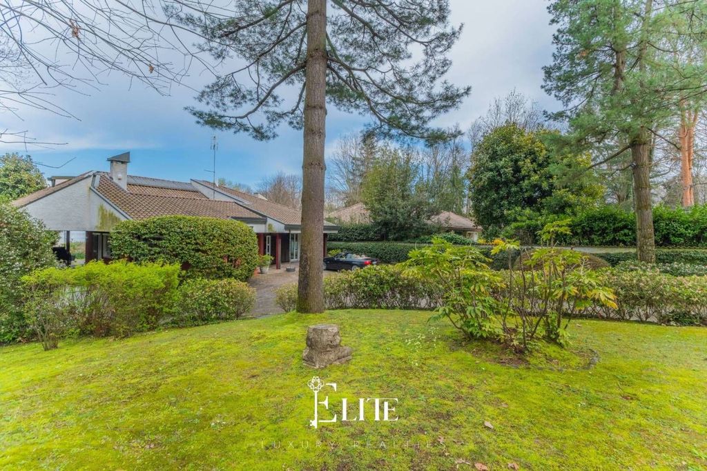 4 bedroom luxury Villa for sale in Via Luigi Cadorna, 1598, Ispra, Provincia di Varese, Lombardy - View 5