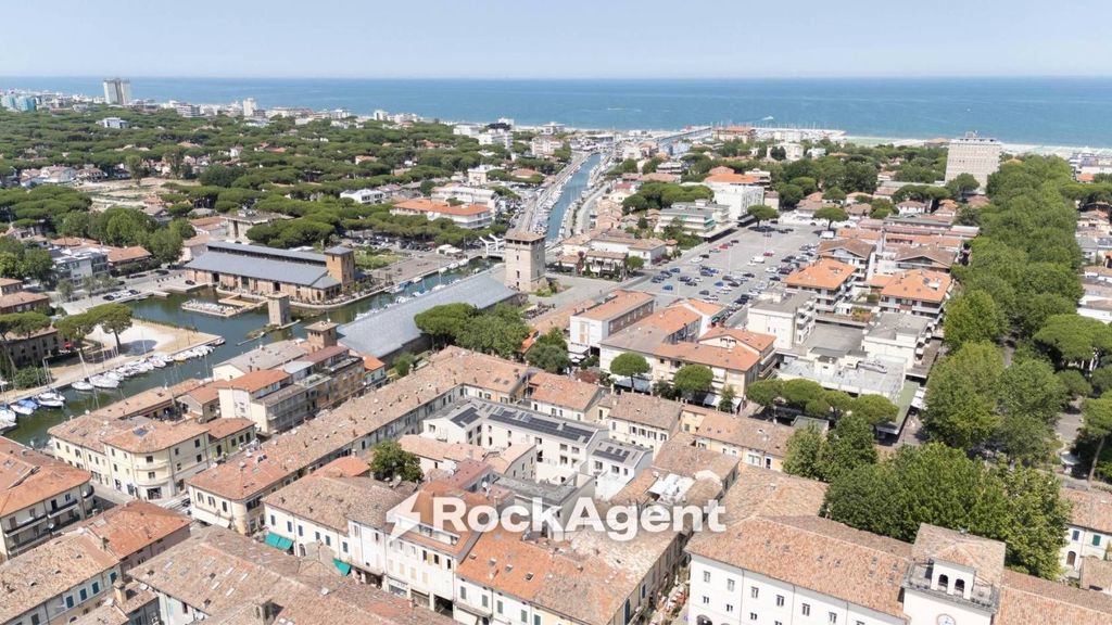 Luxury Apartment for sale in Viale dei Mille, Cervia, Emilia-Romagna - View 5