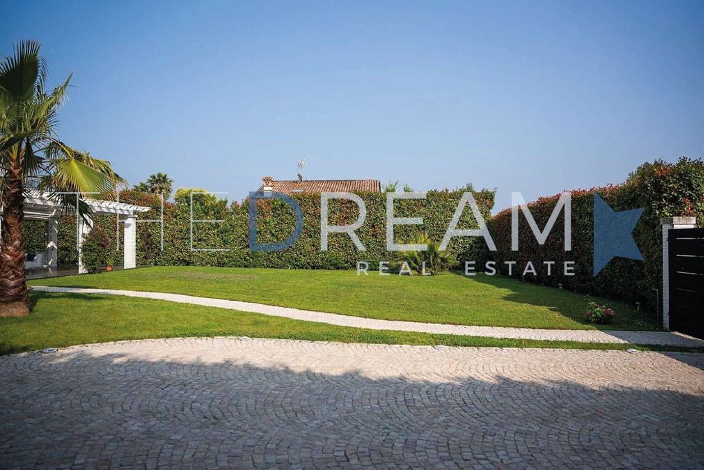 Luxury Villa for sale in Via Tonfano, 78, Pietrasanta, Provincia di Lucca, Tuscany - Vista 5