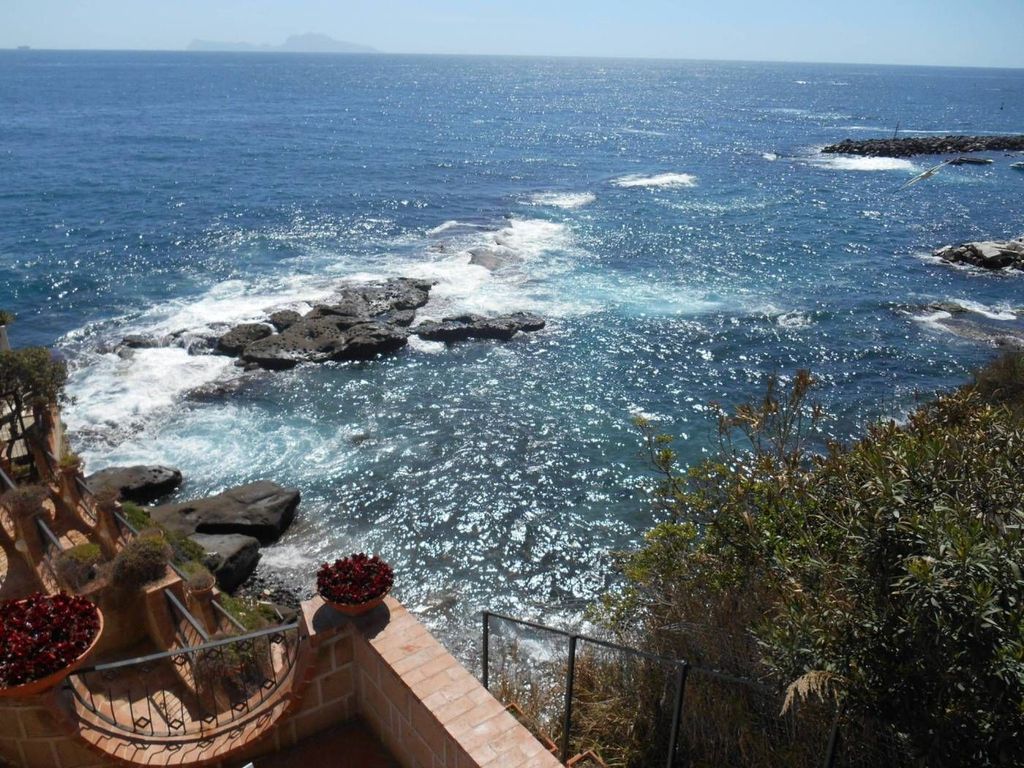 3 room luxury Apartment for rent in Via Franco Alfano, Naples, Campania - Vista 5
