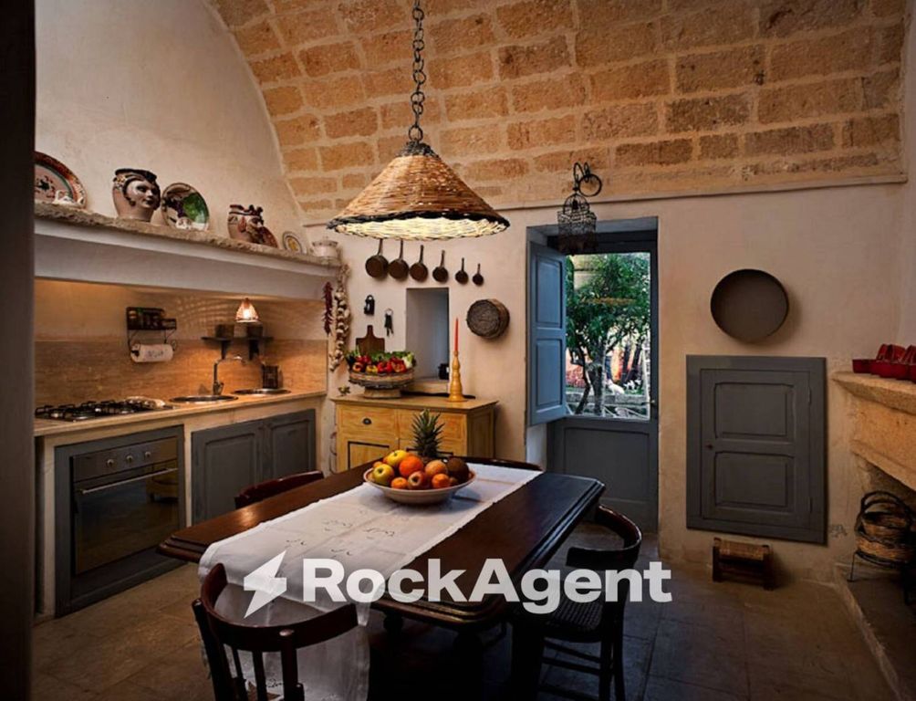 Luxury Hotel for sale in Via Congregazione, 23, Spongano, Apulia - Vista 5