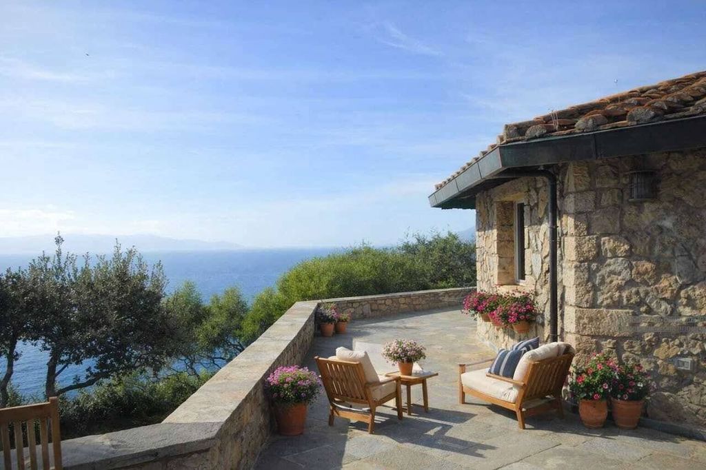 Luxury Villa for sale in via dei pionieri ,, Monte Argentario, Provincia di Grosseto, Tuscany - View 5