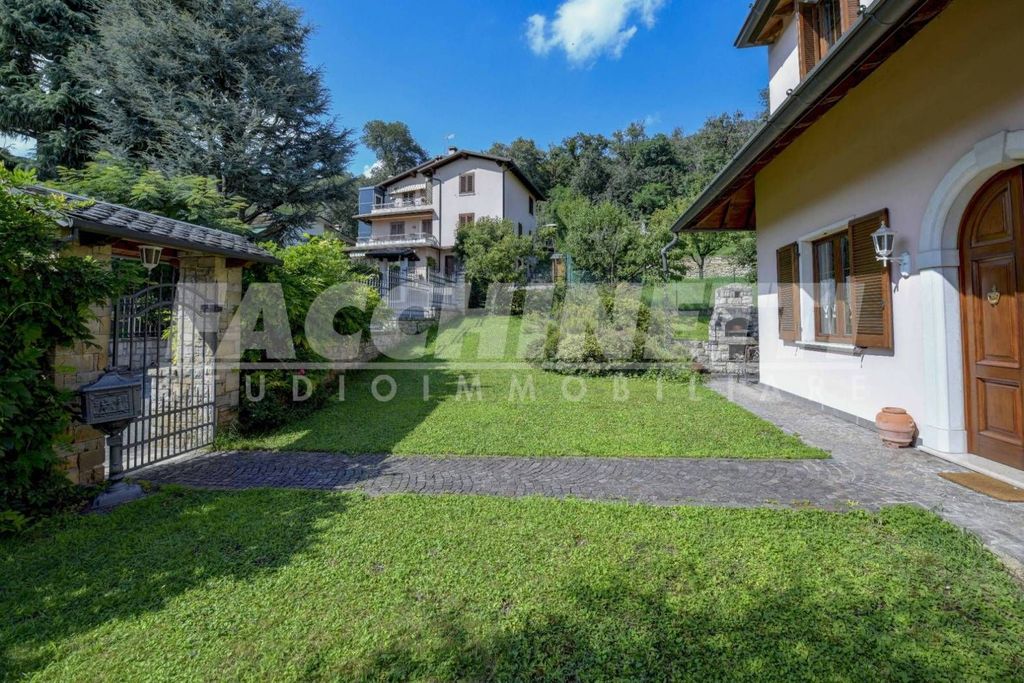4 room luxury Villa for sale in Via Montecucco, 13A, Brescia, Provincia di Brescia, Lombardy - View 5