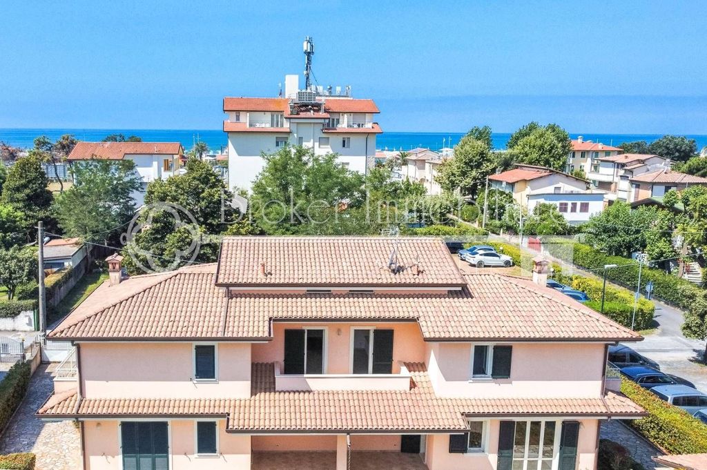 House in Camaiore - View 5