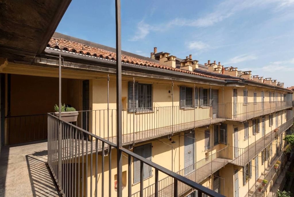 2 room luxury Flat for sale in Corso Giuseppe Garibaldi, 38, Milan, Lombardy - Vista 5