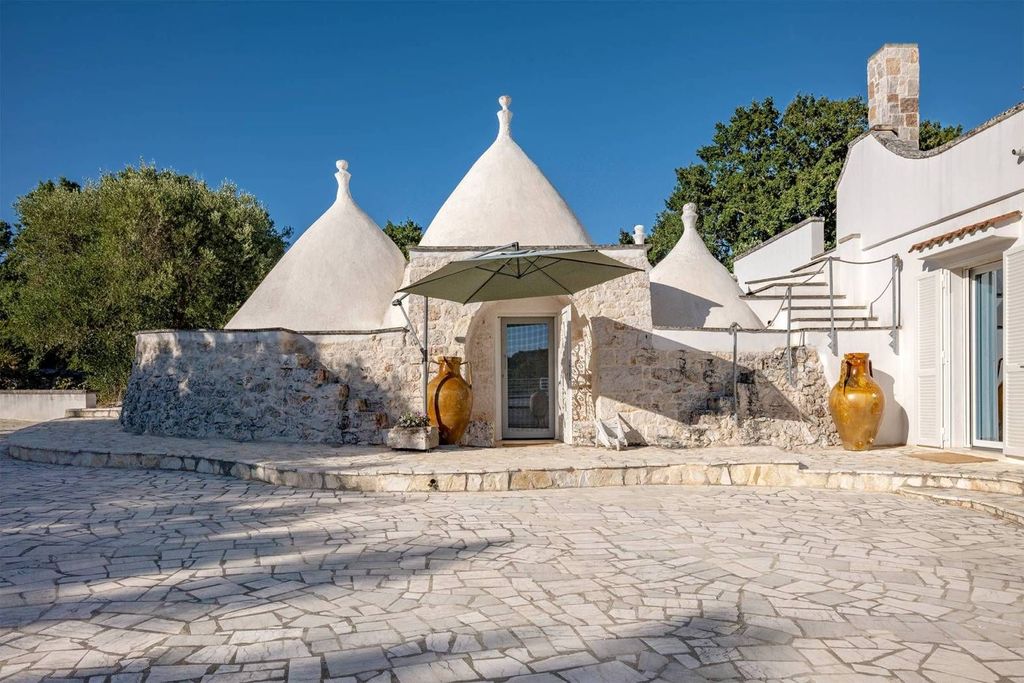 7 bedroom luxury Villa for sale in Contrada Cervarolo, snc, Ostuni, Apulia - View 5