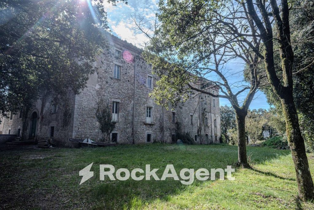 Château · Castle in Baschi