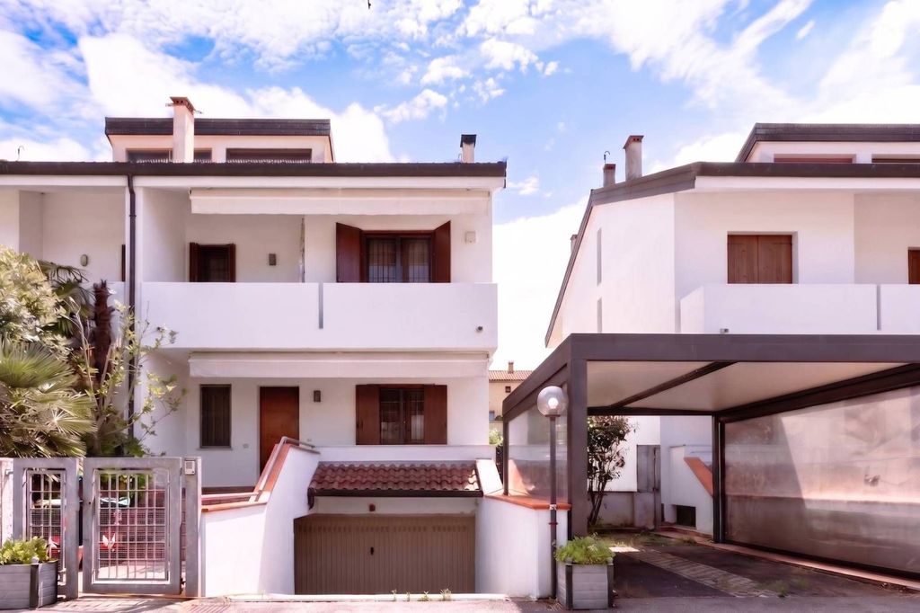 4 bedroom luxury Villa for sale in Vicenza, Italy - View 6