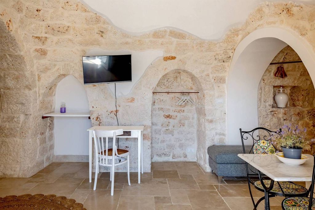 7 bedroom luxury Villa for sale in Contrada Cervarolo, snc, Ostuni, Apulia - View 6