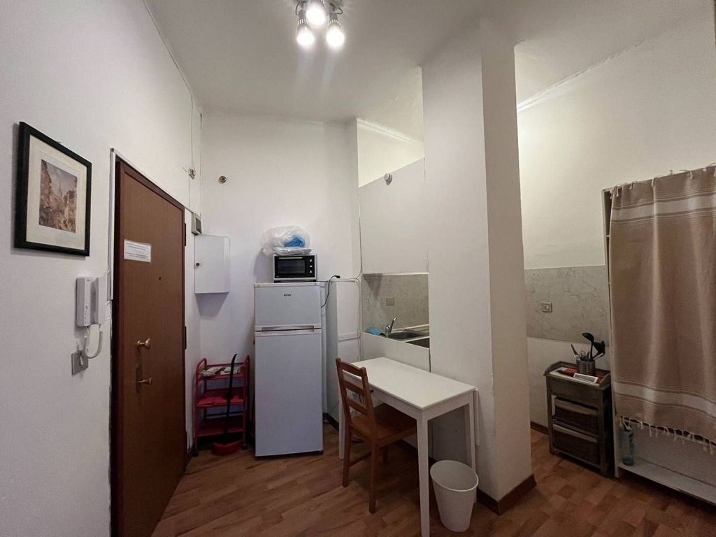 2 room luxury Apartment for rent in Via Santa Maria Valle, 4, Milan, Lombardy - Vista 6