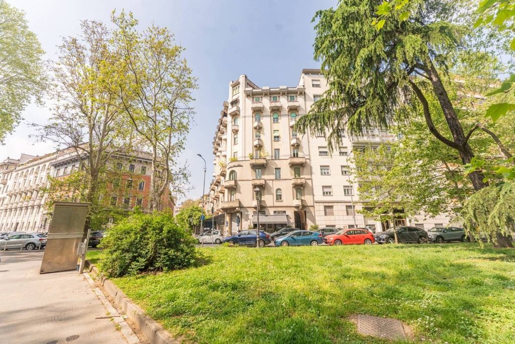 3 room luxury Apartment for sale in Piazzale Aquileia, 12, Milan, Lombardy - More
