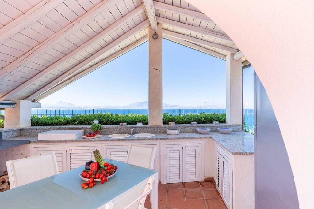 Luxury Villa for rent in Viale dei Pini, Terrasini, Sicily - More