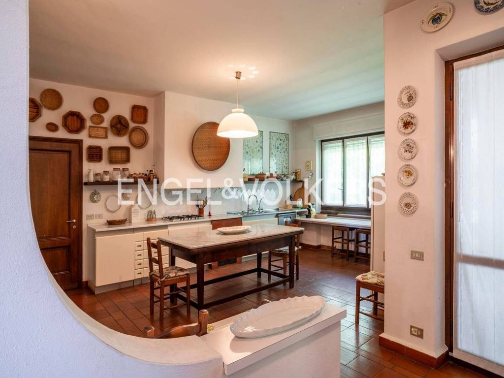 7 bedroom luxury Villa for sale in Via dei Mille, 10, Monticello Brianza, Provincia di Lecco, Lombardy - More