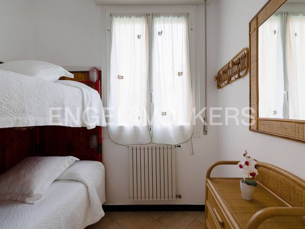 4 bedroom luxury Apartment for sale in Via Dante Alighieri, Laigueglia, Provincia di Savona, Liguria - Altro